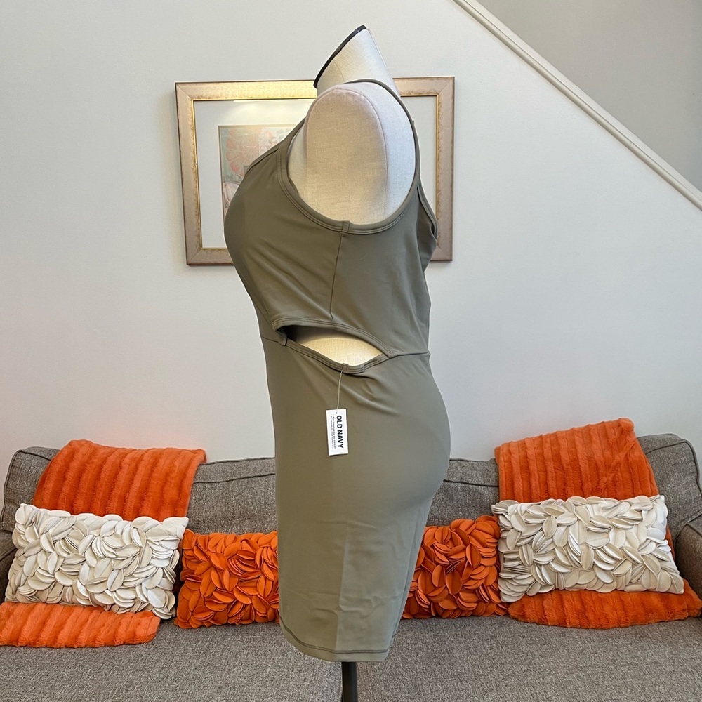 ❣️🆕Old Navy PowerSoft Cutout-Waist Bodysuit for Women -- 6-inch inseam❣️ - Picture 6 of 11